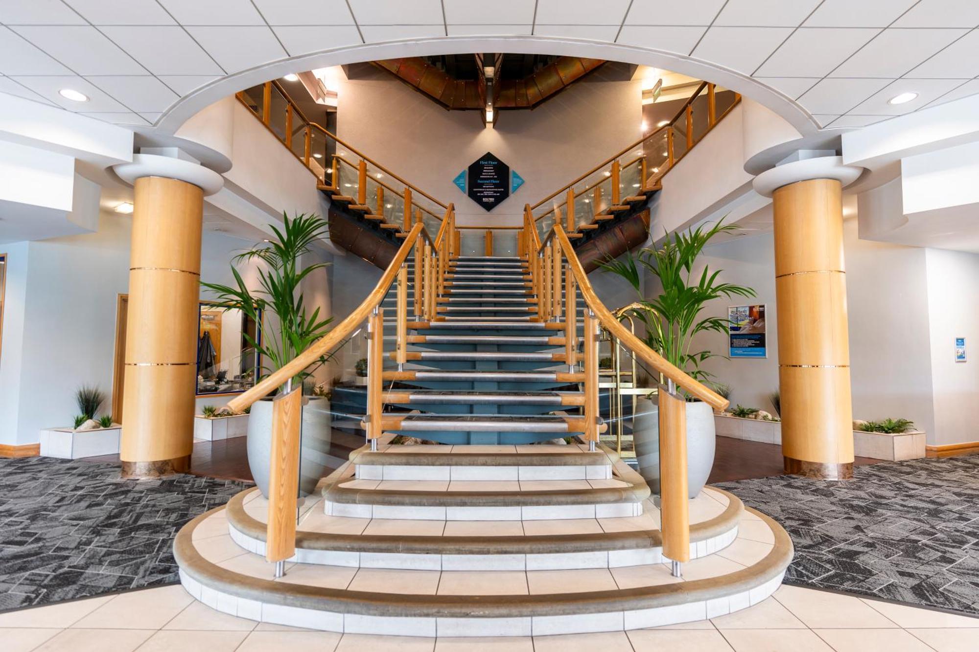 The Bolton Stadium Hotel, A Member Of Radisson Individuals المظهر الخارجي الصورة